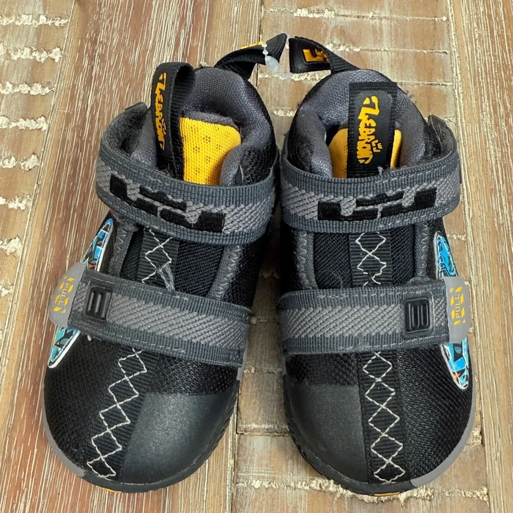 Nike LeBron Soldier 13 Sneakers